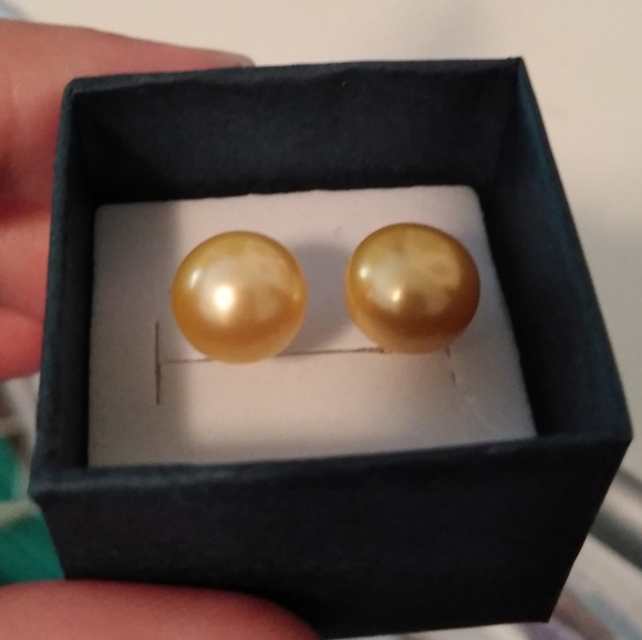 14k Gold Natural 10/11m Golden Pearl Stud Earrings - Picture 8 of 13